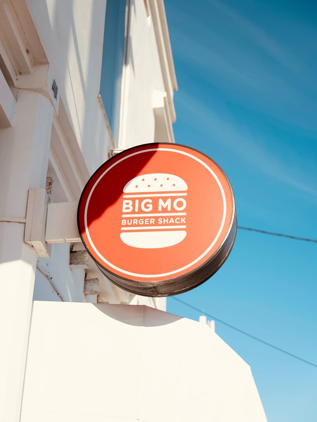 BIG MO restaurant branding and atmosphere