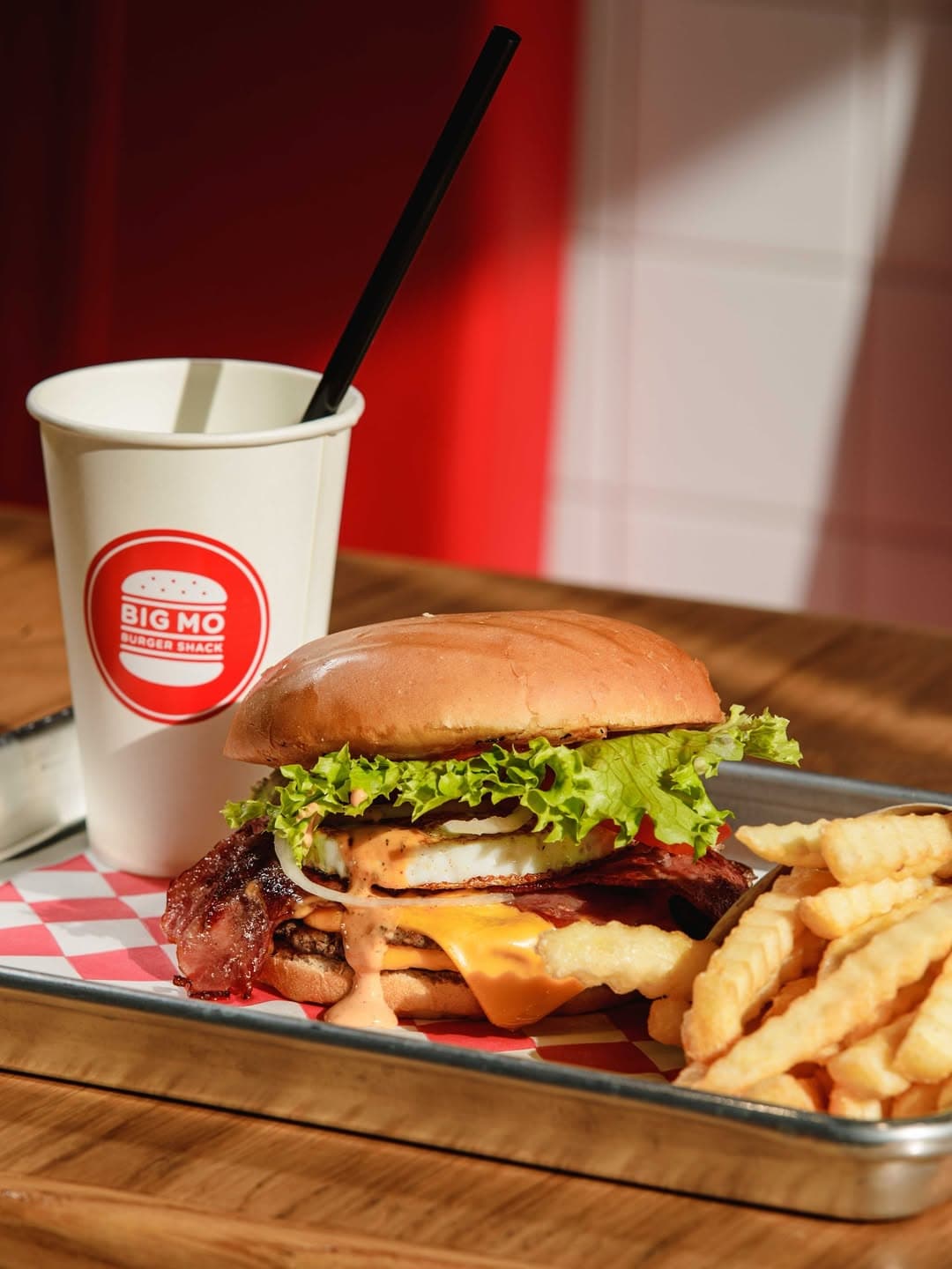 BIG MO burger meal photographed in detail